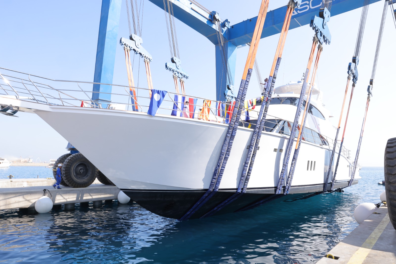 تدشين باكورة إنتاج شركة قناة السويس للقوارب الحديثة