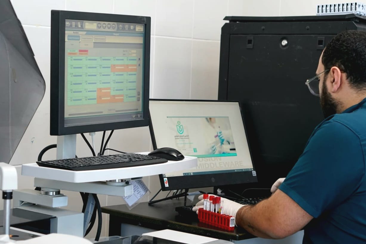 تشغيل 294 معملًا طبيًا في المجمعات الطبية والمستشفيات