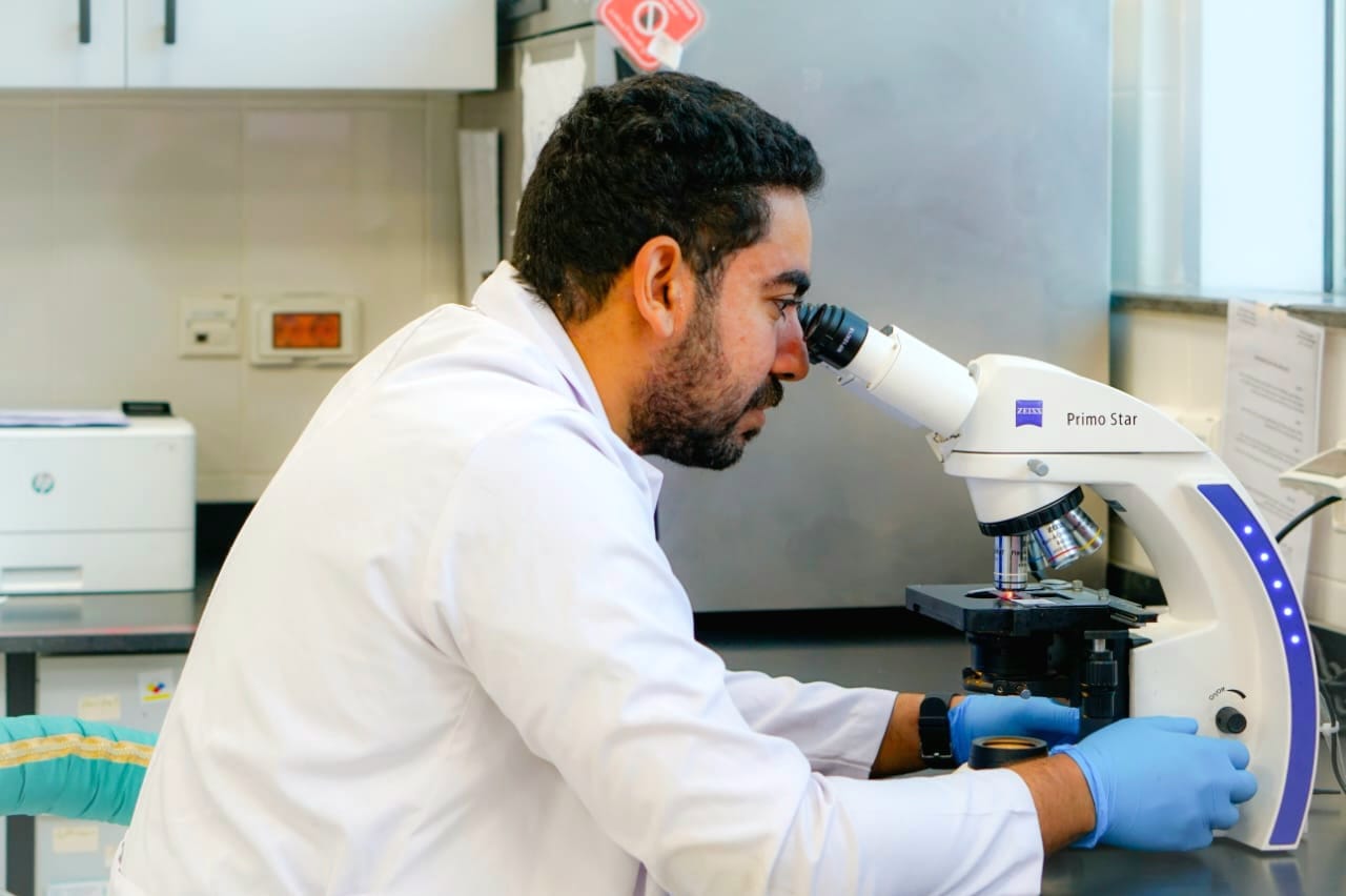 تشغيل 294 معملًا طبيًا في المجمعات الطبية والمستشفيات