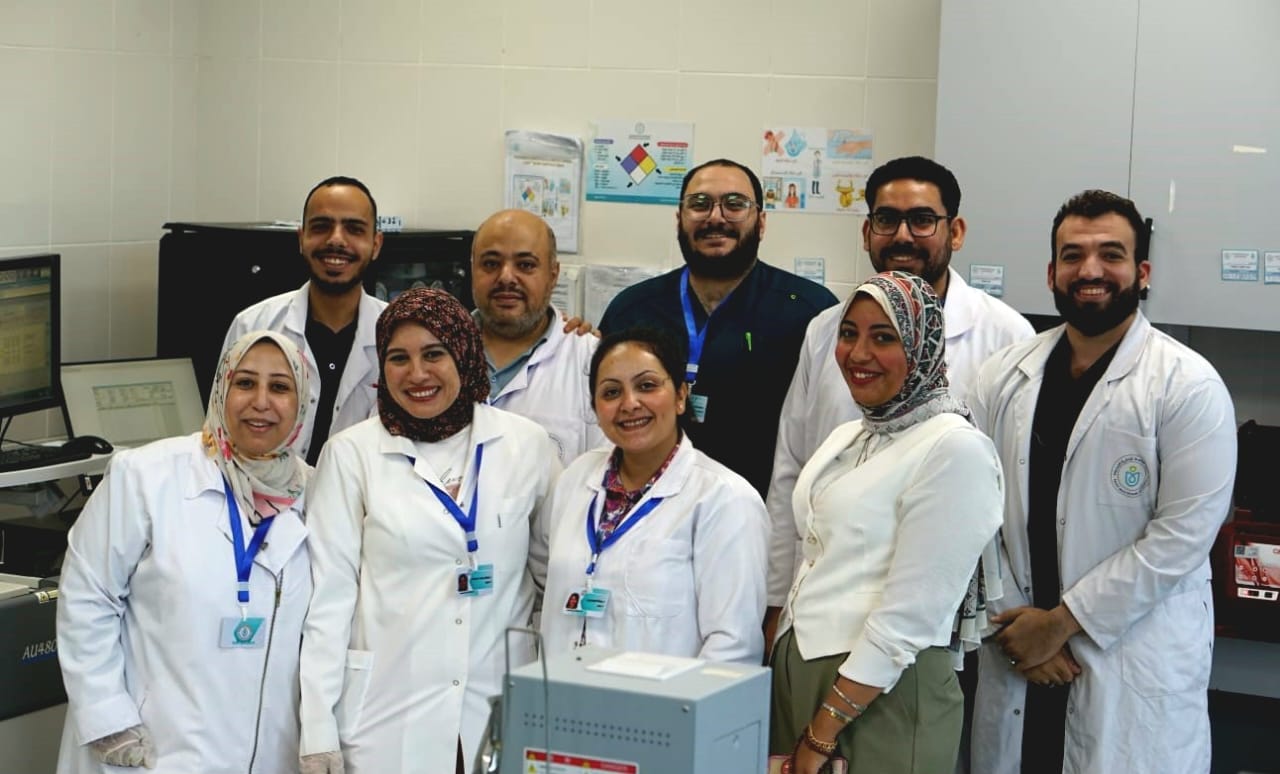 تشغيل 294 معملًا طبيًا في المجمعات الطبية والمستشفيات