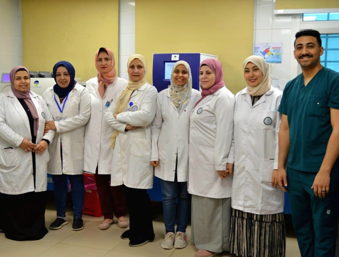 تشغيل 294 معملًا طبيًا في المجمعات الطبية والمستشفيات