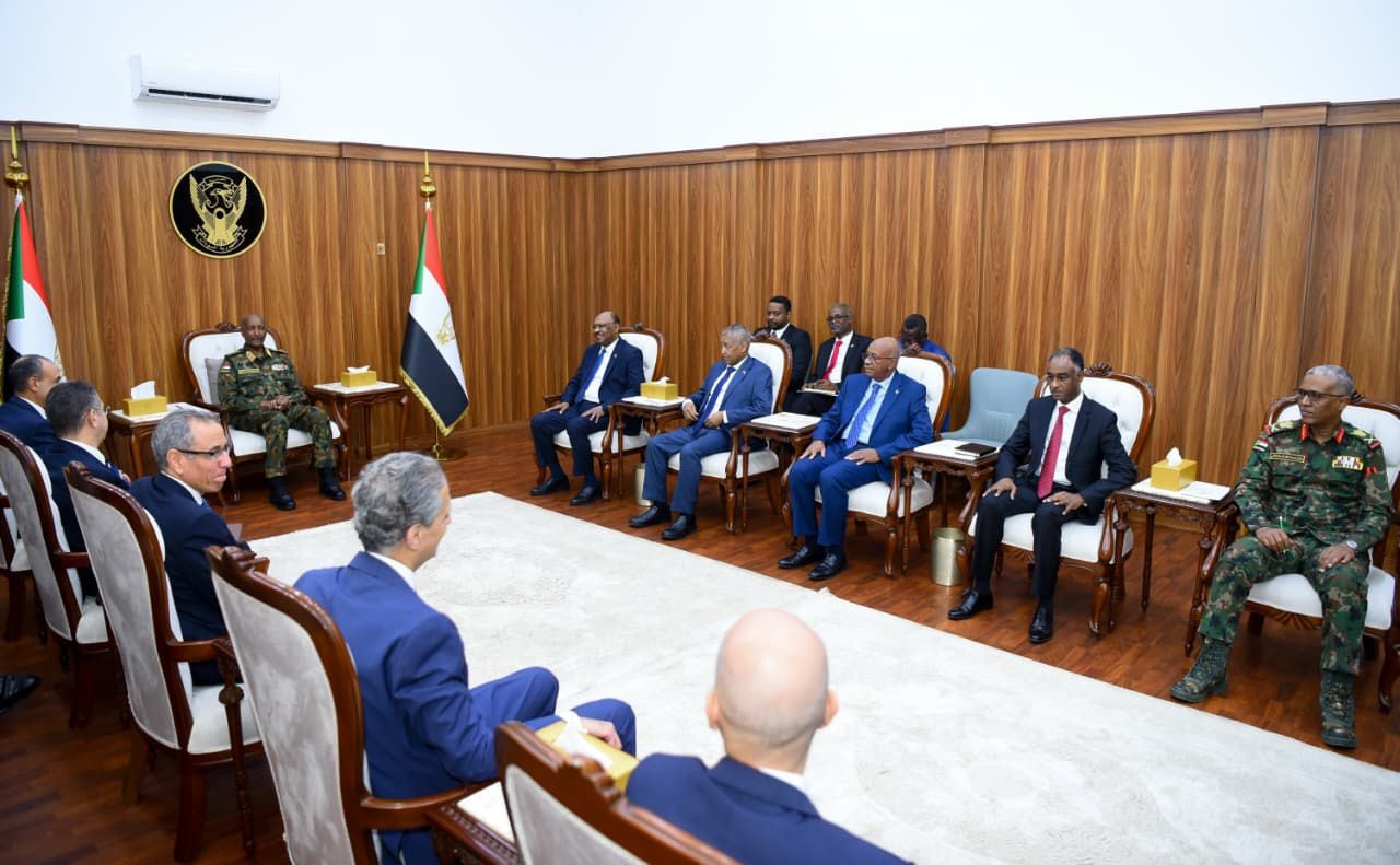 وزير الخارجية يلتقي رئيس مجلس السيادة السوداني الانتقالي