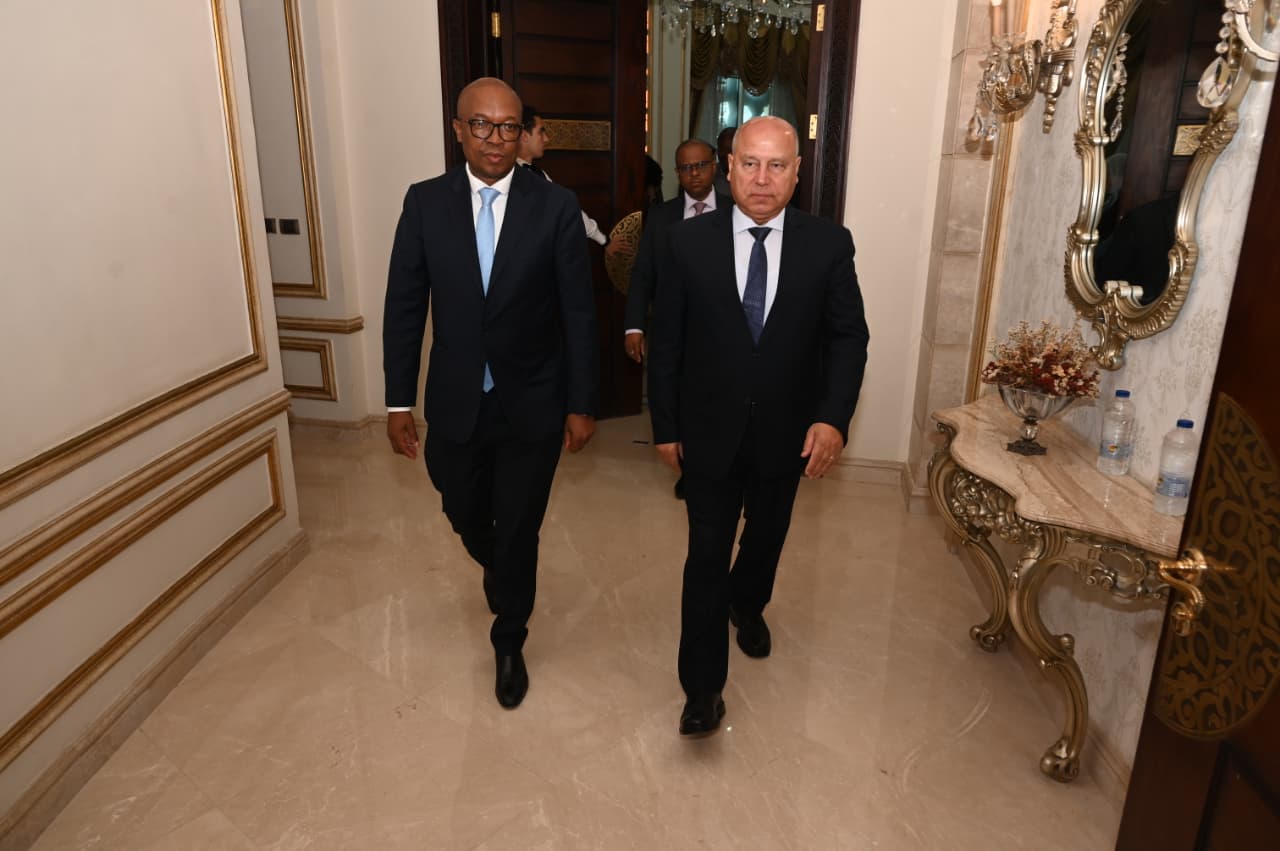 الوزير يلتقي وزير التجارة والصناعة والمنافسة بجنوب أفريقيا