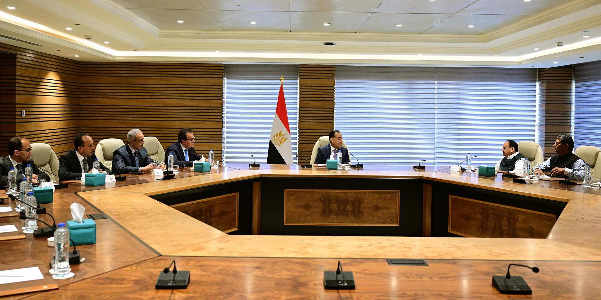 رئيس الوزراء يلتقى وزير الصحة والكيماويات والأسمدة