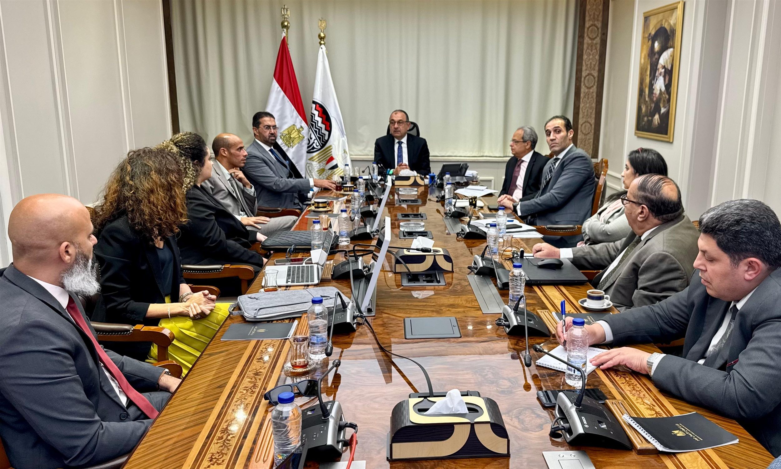 وزير قطاع الأعمال العام يجتمع بمسؤولي SAP مصر