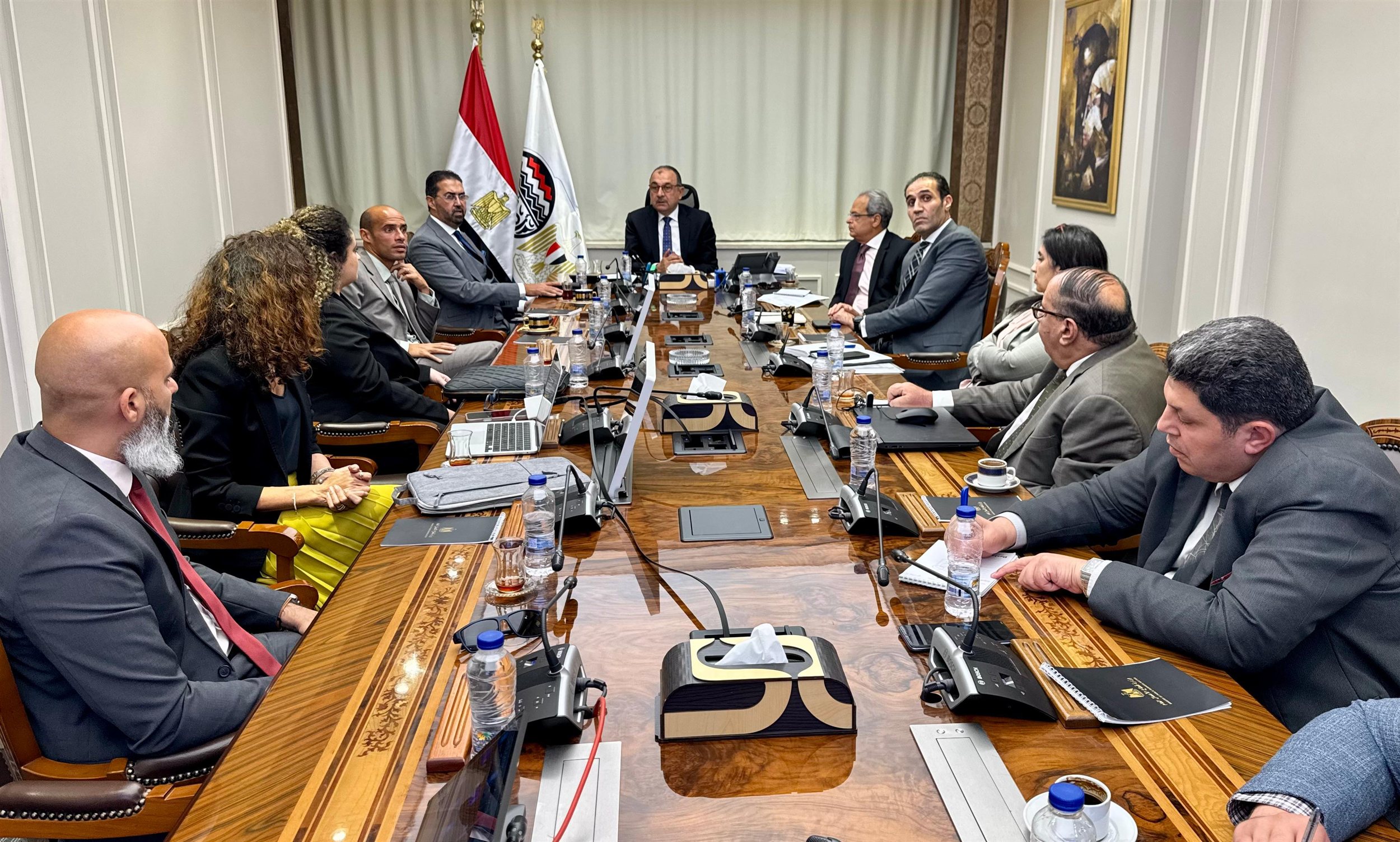 وزير قطاع الأعمال العام يجتمع بمسؤولي SAP مصر