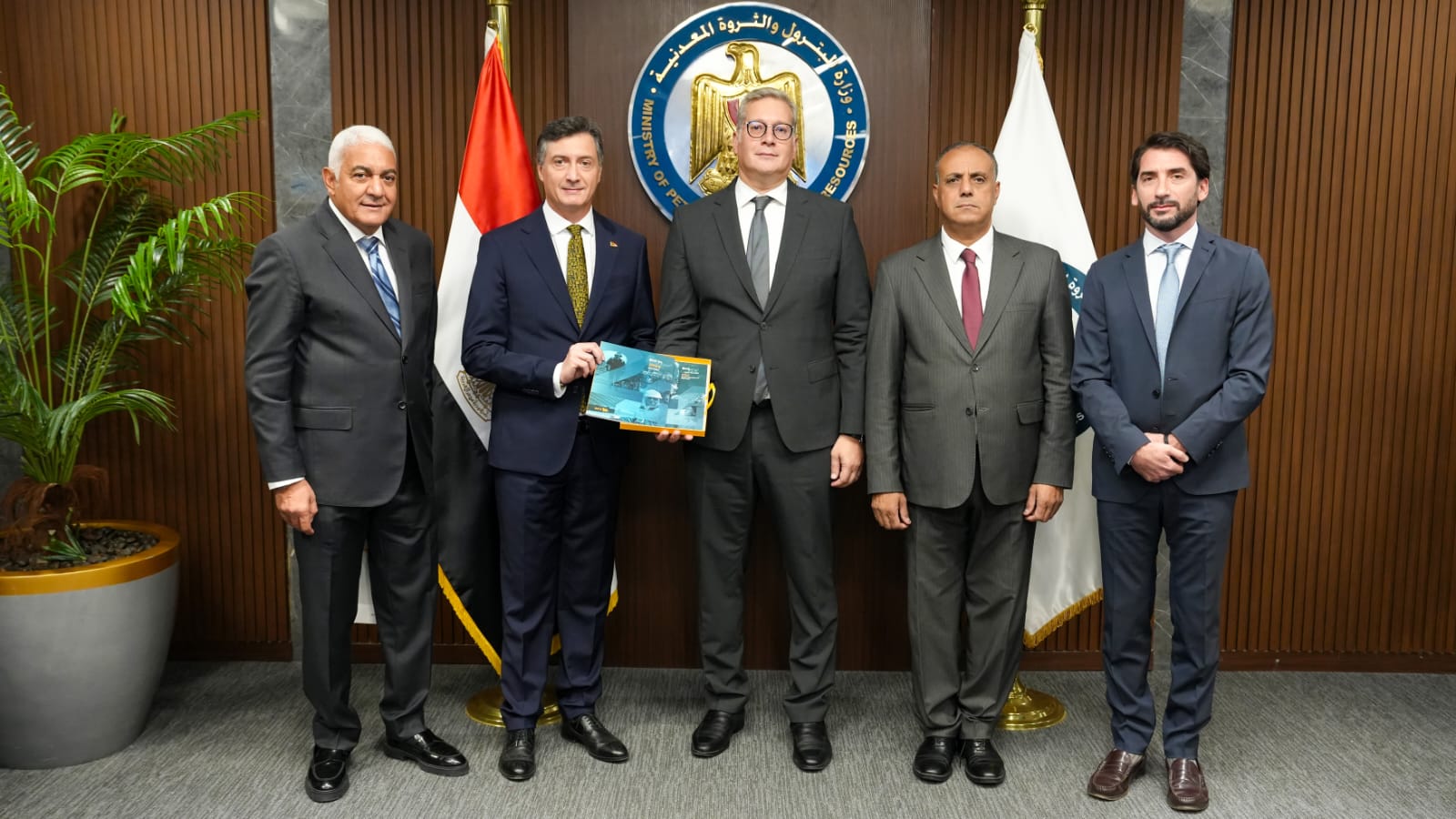 توقيع اتفاقية بين الهيئة المصرية العامة للبترول وشركة إيني