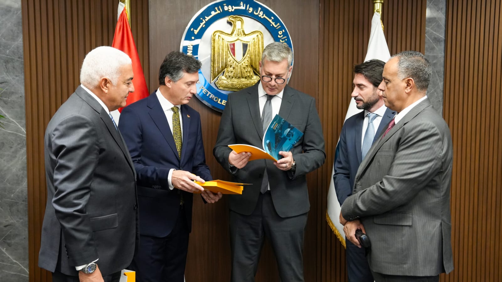 توقيع اتفاقية بين الهيئة المصرية العامة للبترول وشركة إيني