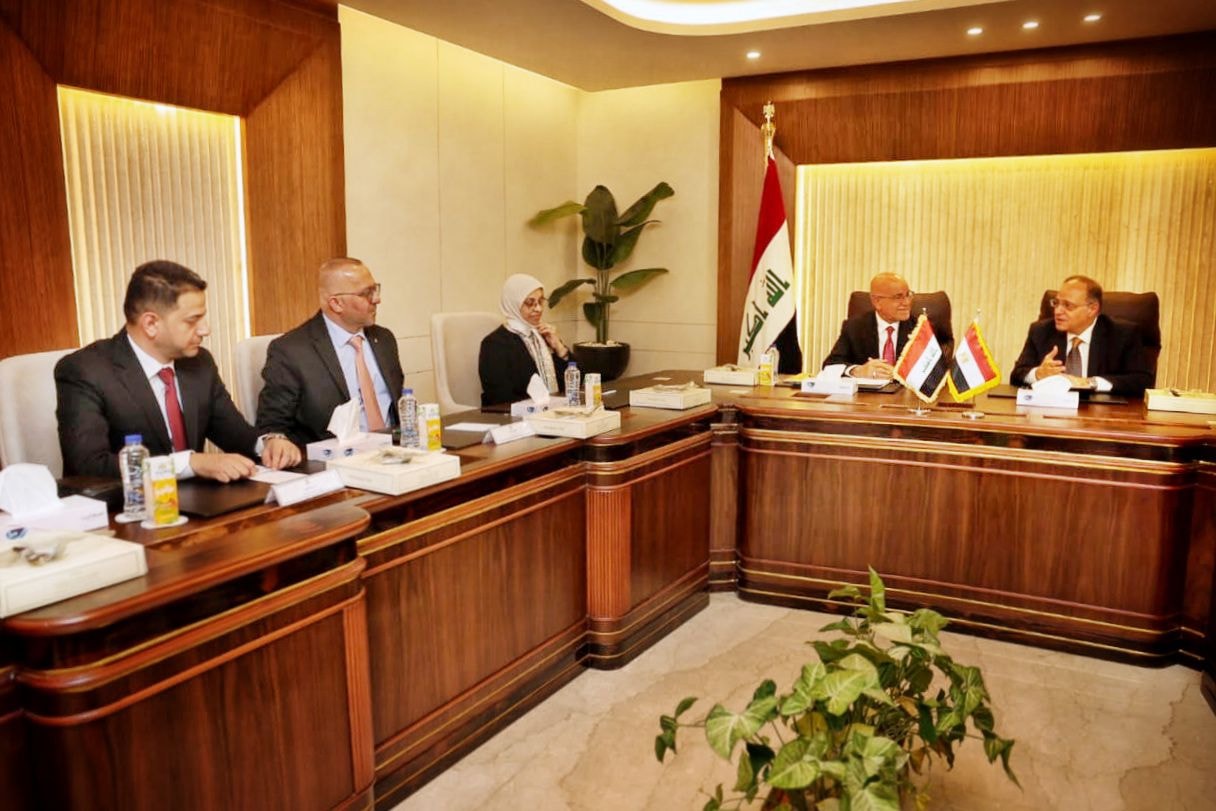 رئيس هيئة الدواء المصرية يستقبل وزير صحة العراق