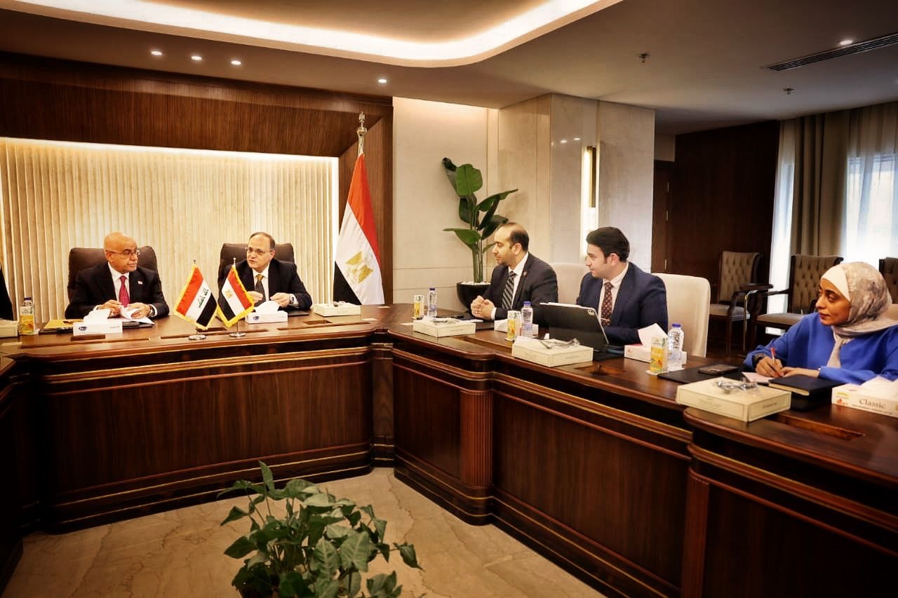 رئيس هيئة الدواء المصرية يستقبل وزير صحة العراق