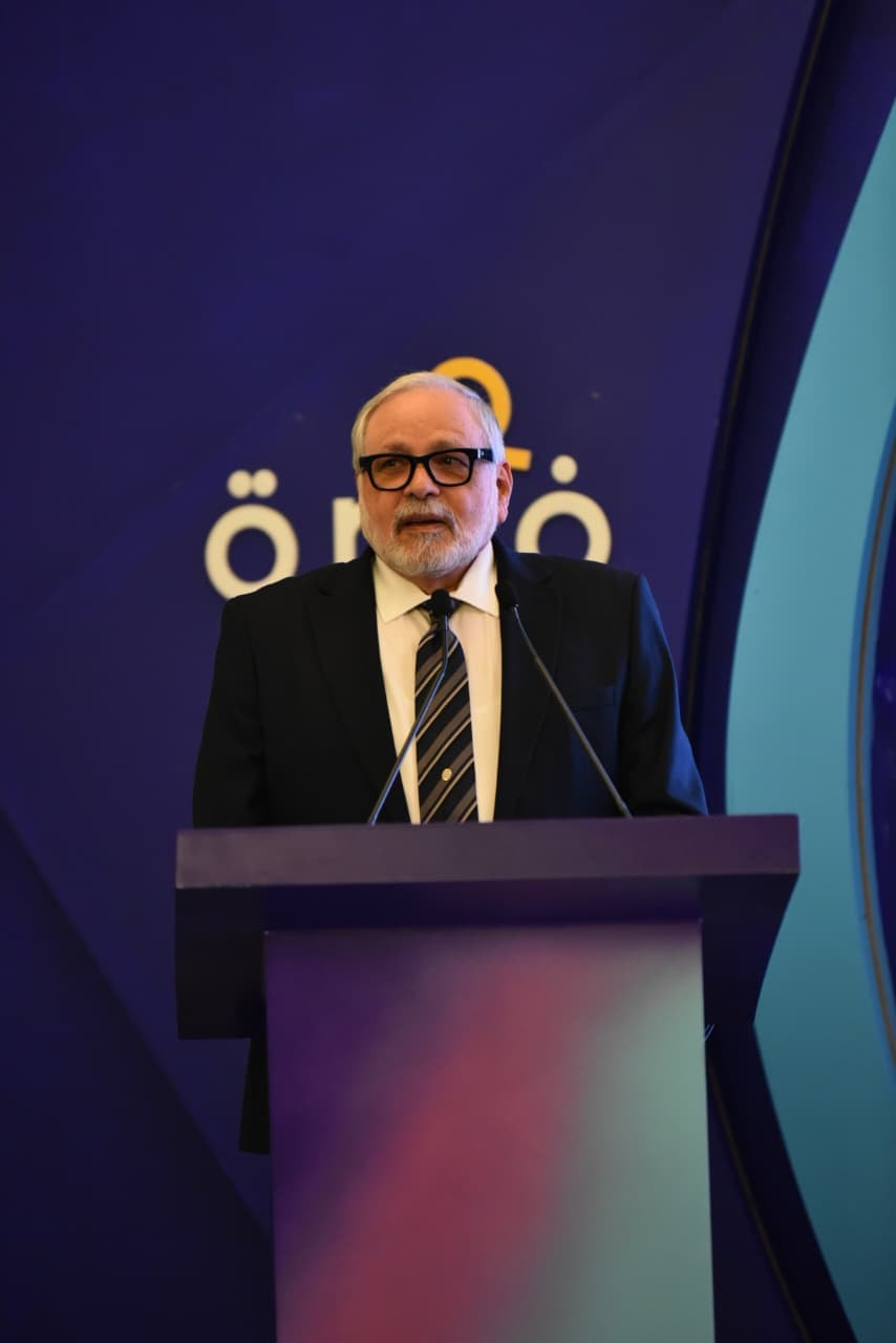 الدكتور نيازي سلام