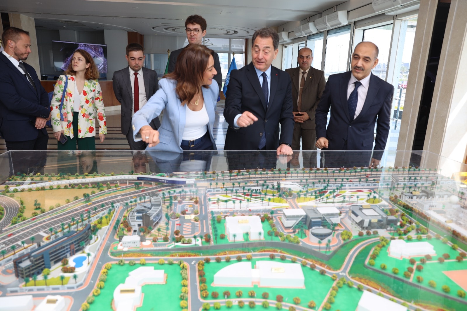 وكالة الفضاء المصرية تستقبل السفير الفرنسي بالقاهرة