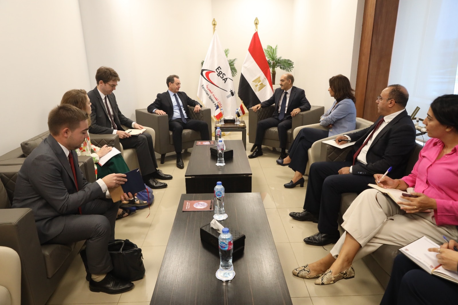 وكالة الفضاء المصرية تستقبل السفير الفرنسي بالقاهرة