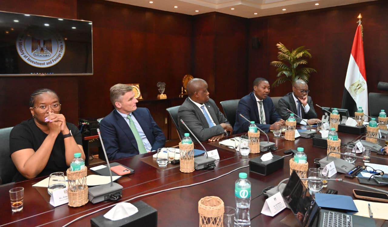 وزارة الاستثمار تستضيف وفداً من قيادات مجموعة ستاندرد بنك