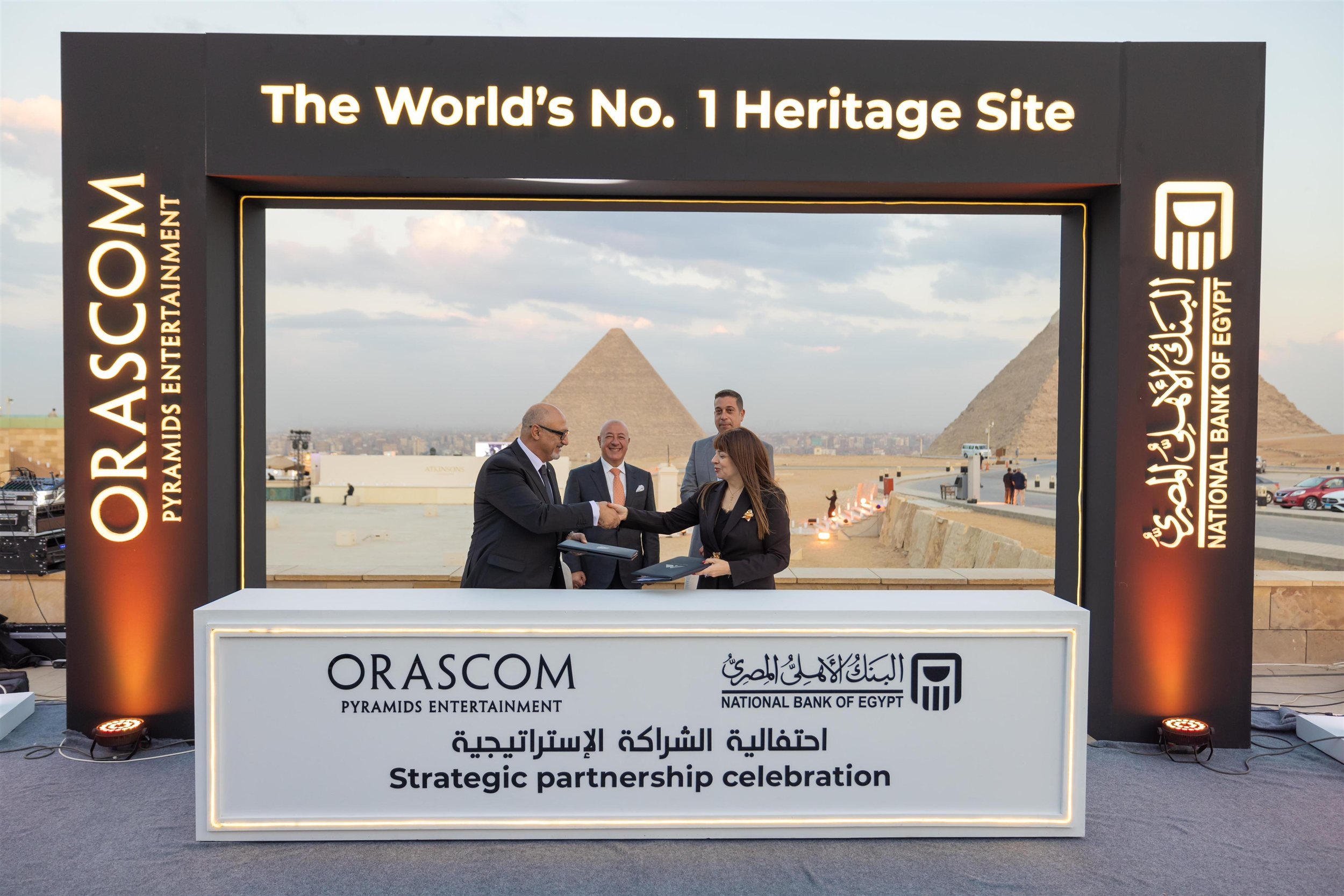 البنك الأهلي المصري يجدد الشراكة الاستراتيجية مع «أوراسكوم بيراميدز»