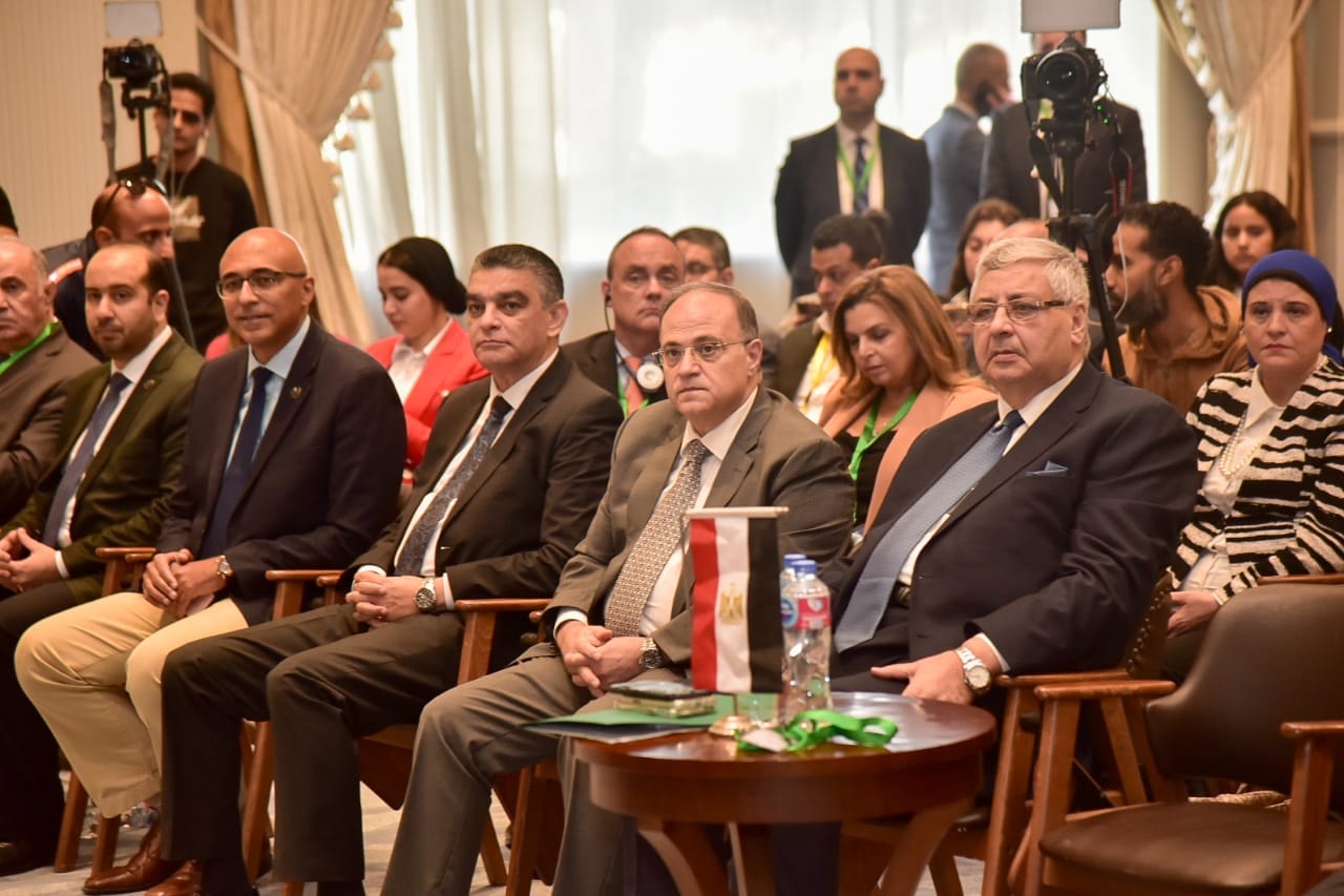 هيئة الدواء تشهد توقيع اتفاق تعاون بين مينا فارم وباير 