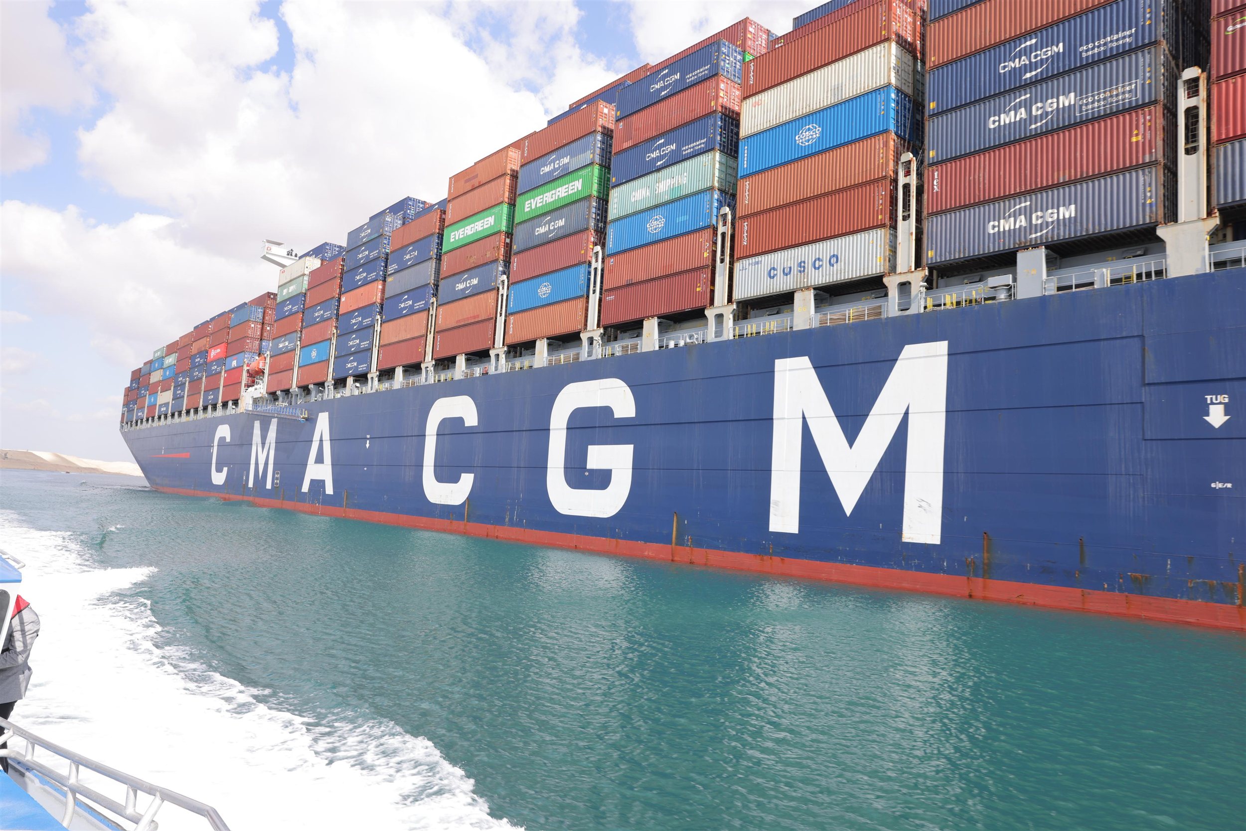 سفينة الحاويات العملاقة CMA CGM JULES VERNE