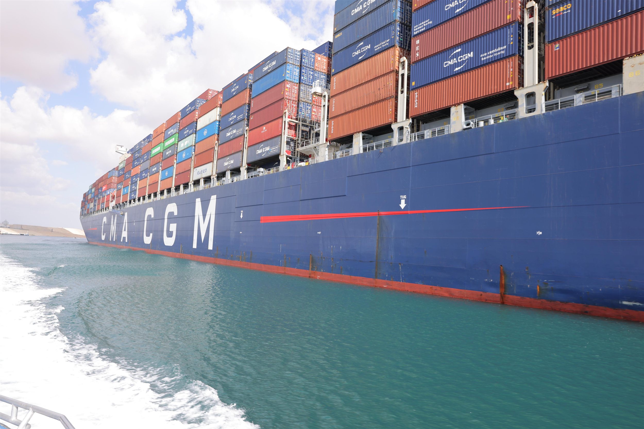سفينة الحاويات العملاقة CMA CGM JULES VERNE