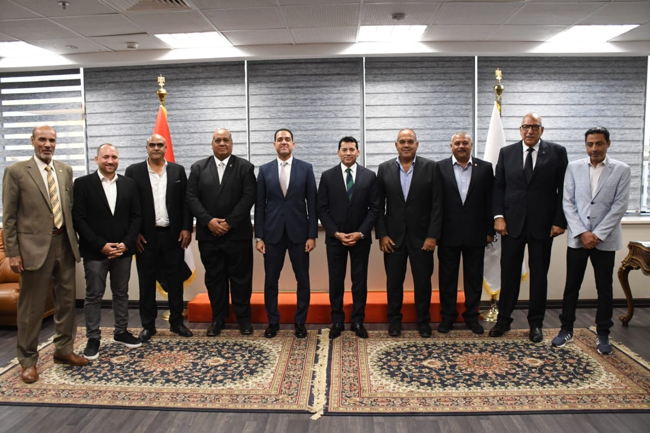 توقيع بروتوكول تنظيم بطولة العالم للسباحة بالزعانف للجامعات 2026