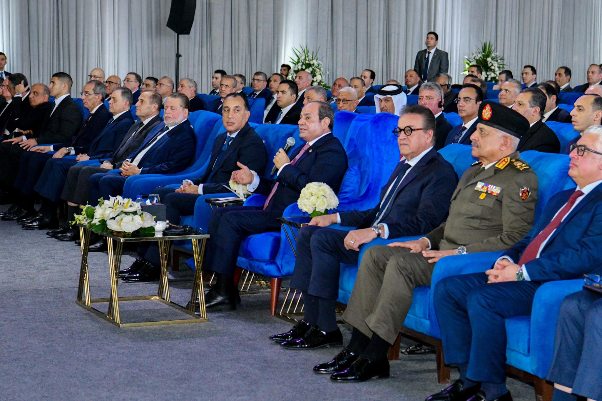 السيسي يفتتح عدداً من المحطات البحرية بالمنطقة الاقتصادية لقناة السويس بميناء شرق بورسعيد