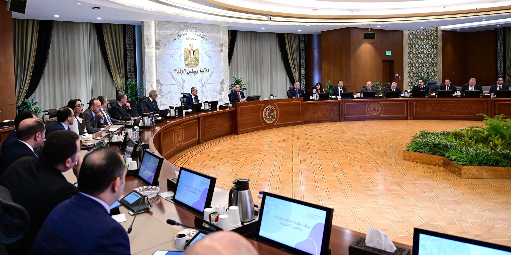 رئيس الوزراء يتابع جهود تيسير إجراءات دخول السائحين عبر منظومة التأشيرة الإلكترونية