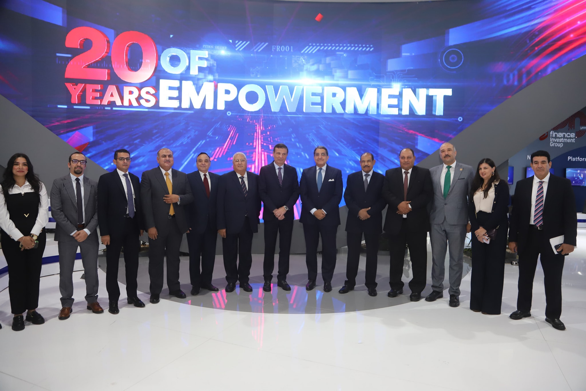 وزير الزراعة يتفقد جناح إي فاينانس بمعرض القاهرة الدولي