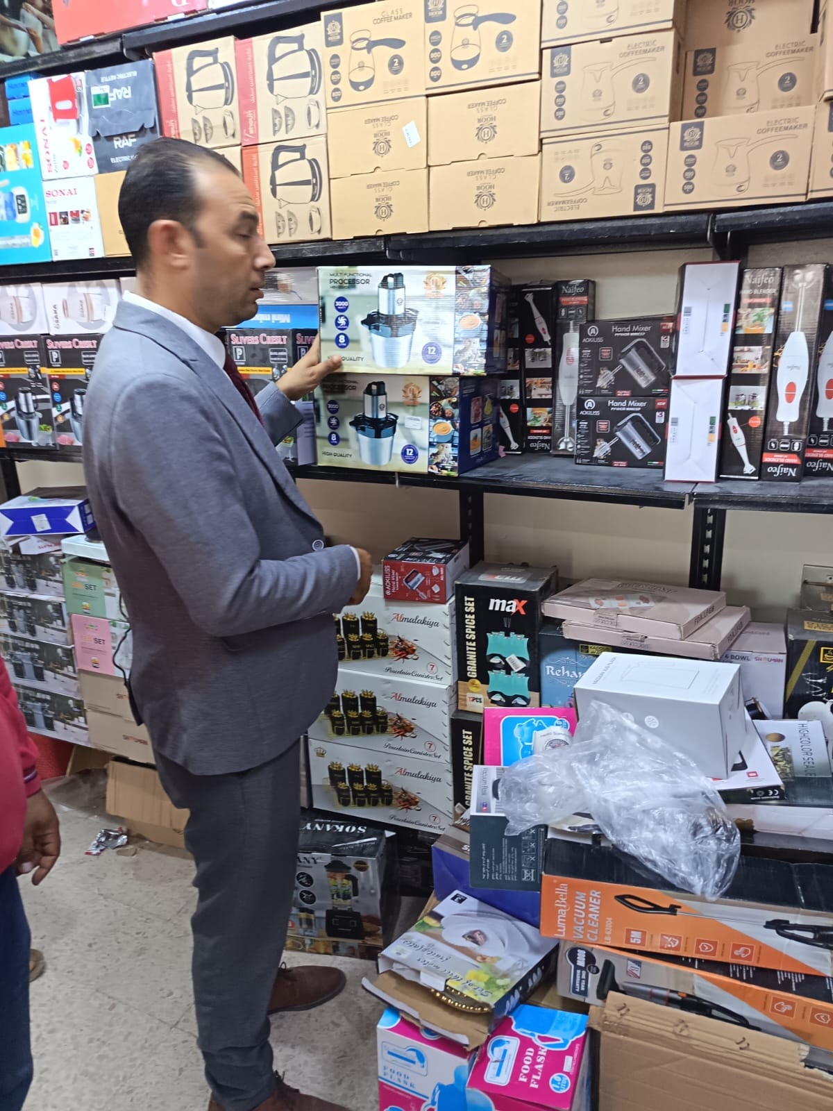 ضبط عدد من المخالفات بالعديد من المحافظات