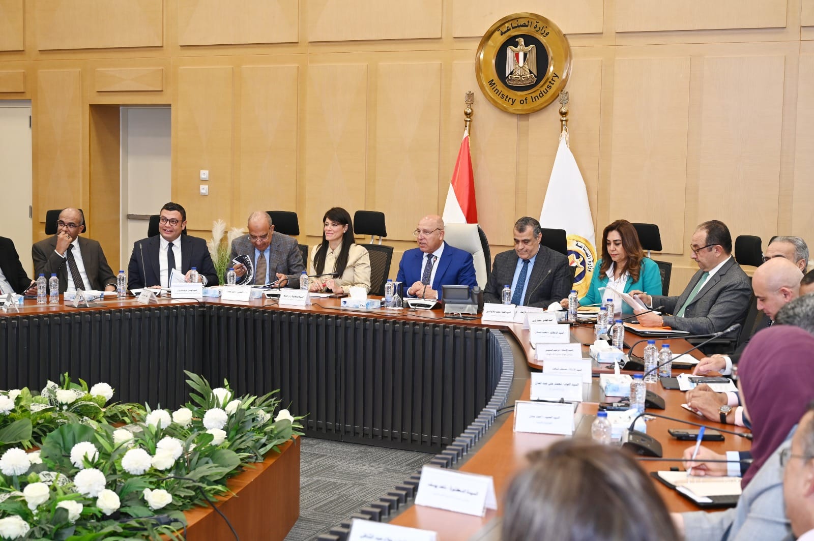 الوزير يترأس اجتماع المجموعة الوزارية للتنمية الصناعية