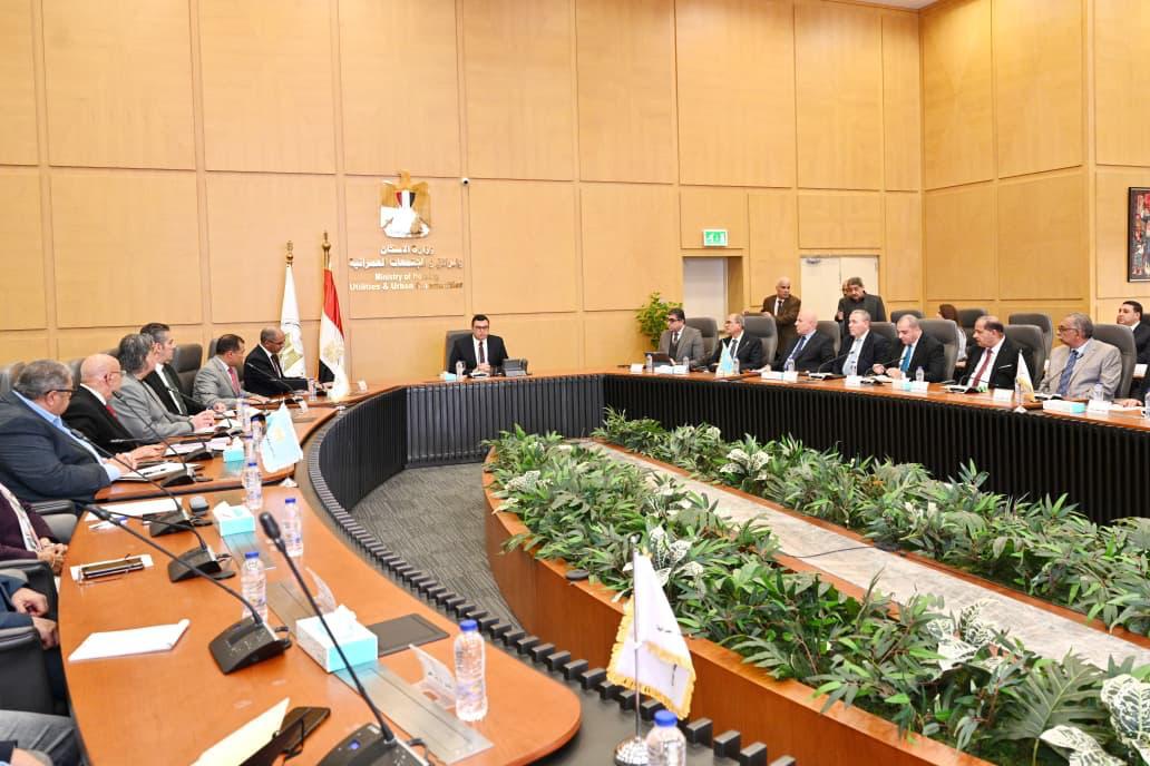 وزير الإسكان يصدر حزمة تكليفات لرؤساء شركات مياه الشرب
