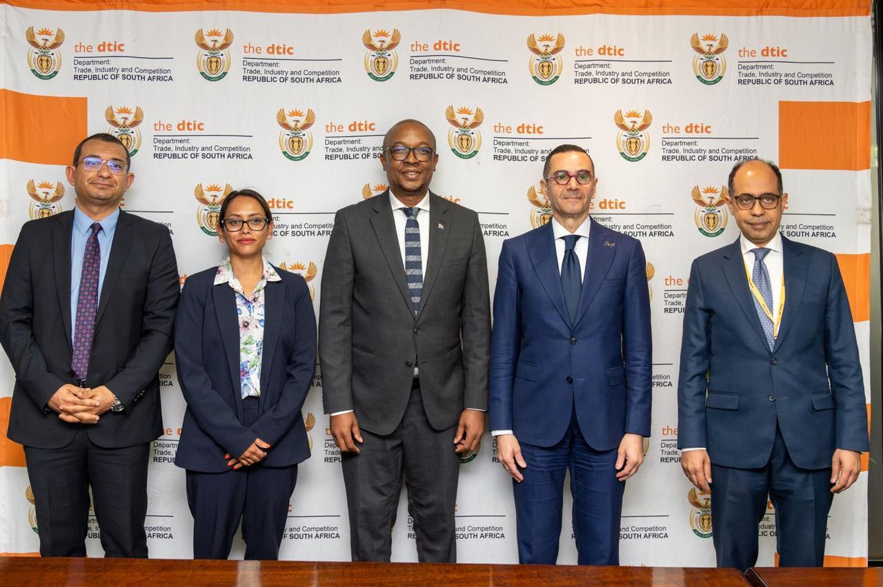 وزير الاستثمار يلتقى وزير التجارة والصناعة والمنافسة الجنوب أفريقي