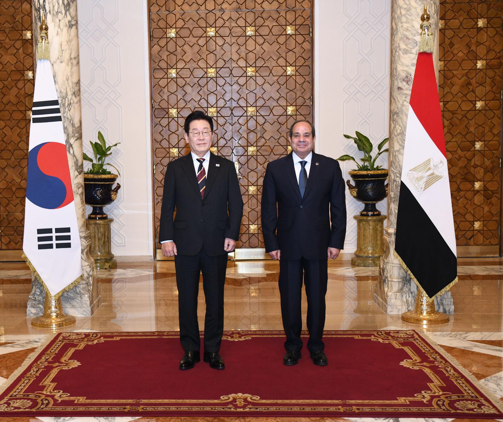 الرئيس السيسي يستقبل رئيس كوريا الجنوبية