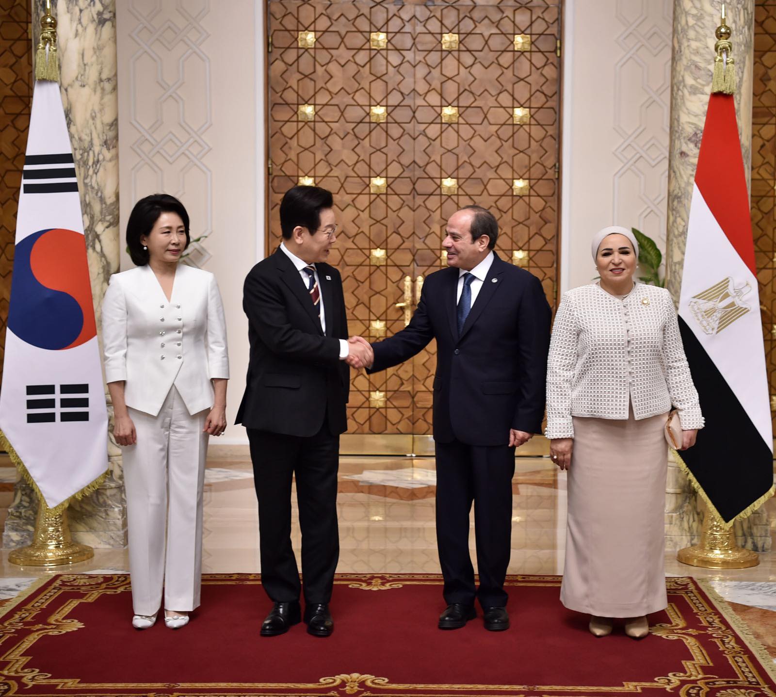 الرئيس السيسي يستقبل رئيس كوريا الجنوبية