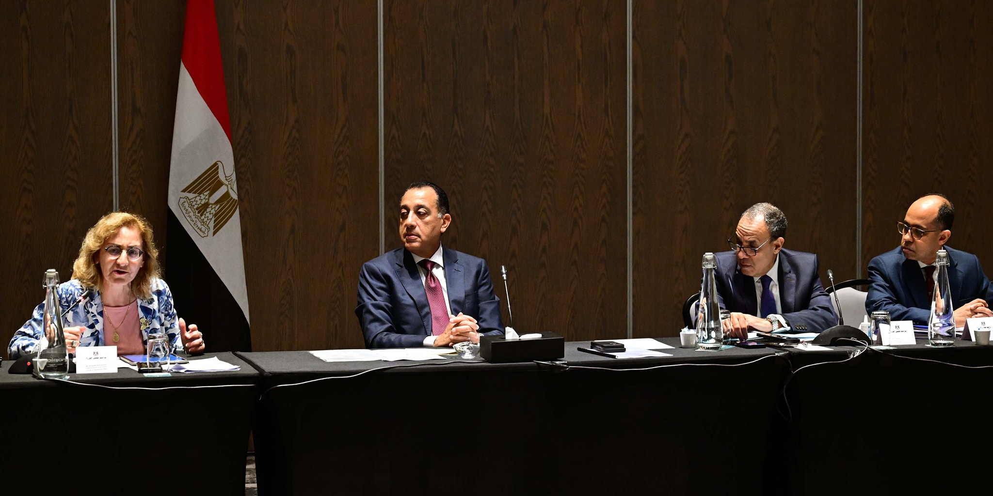 مدبولي يجتمع مع ممثلي كبريات الشركات والمؤسسات الفكرية