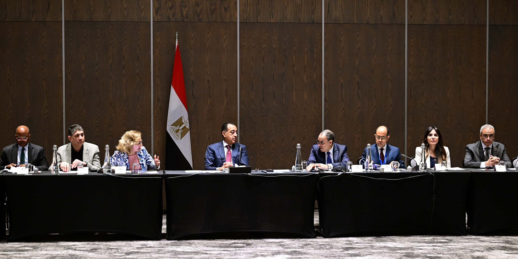 مدبولي يجتمع مع ممثلي كبريات الشركات والمؤسسات الفكرية