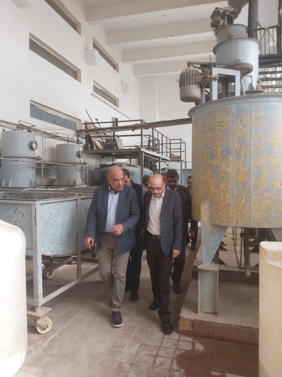 وزير الكهرباء يتفقد مجمع الوحدات التكنولوجية بأنشاص