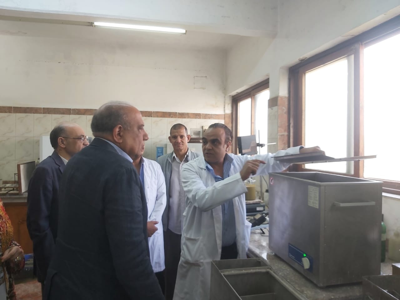 وزير الكهرباء يتفقد مجمع الوحدات التكنولوجية بأنشاص