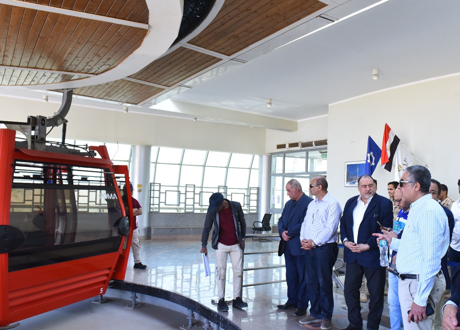 رئيس هيئة الاستثمار يقوم بجولة تفقدية لمشروعات مدينة الجلالة 