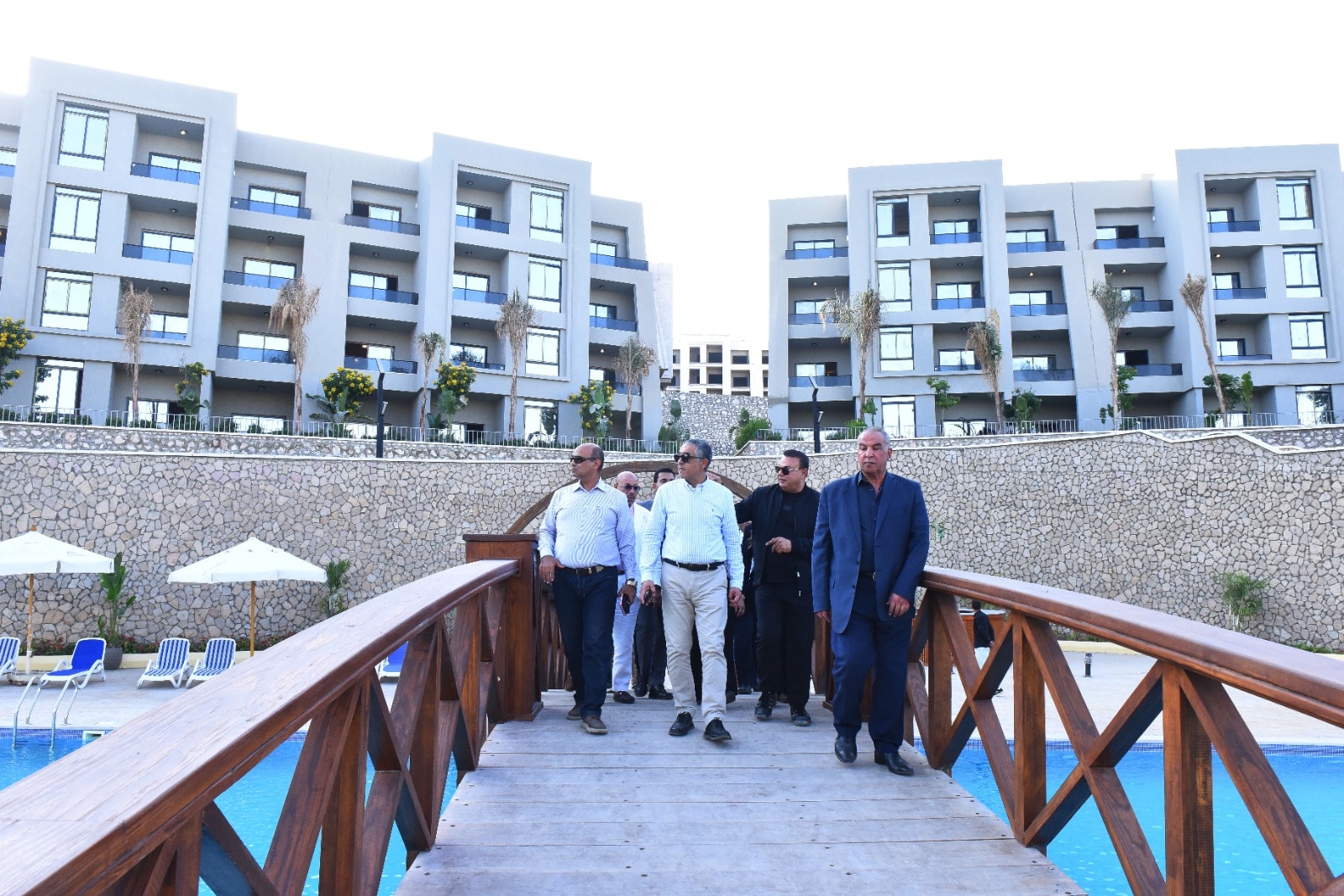 رئيس هيئة الاستثمار يقوم بجولة تفقدية لمشروعات مدينة الجلالة 