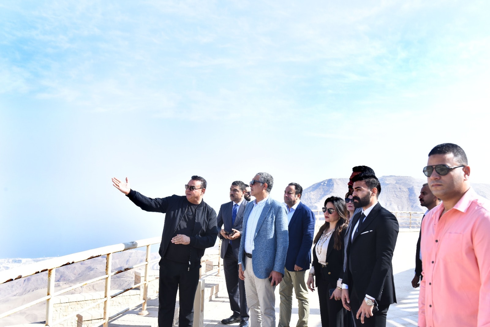 رئيس هيئة الاستثمار يقوم بجولة تفقدية لمشروعات مدينة الجلالة 