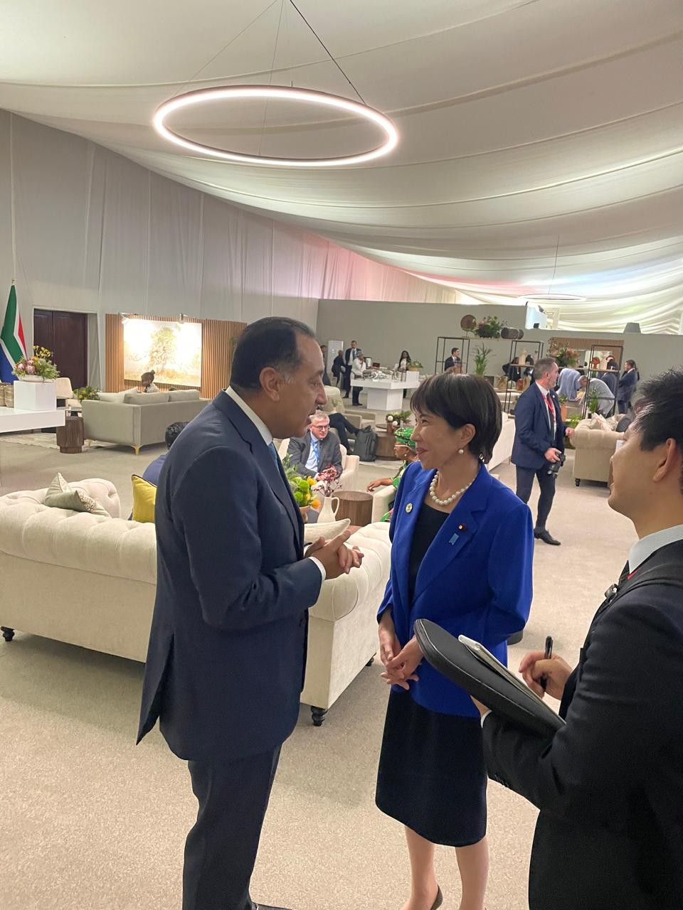 رئيس الوزراء يلتقى رئيسة وزراء اليابان