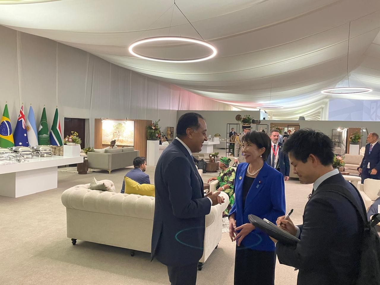 رئيس الوزراء يلتقى رئيسة وزراء اليابان