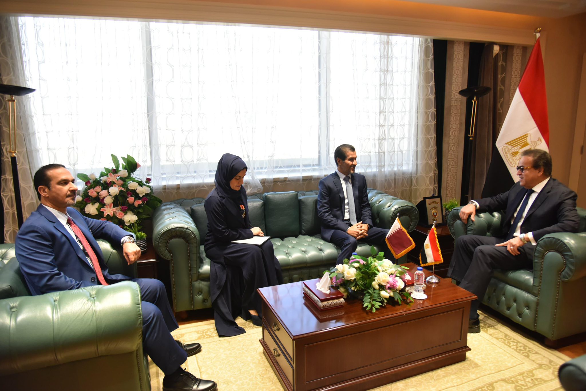 وزير الصحة يستقبل سفير قطر