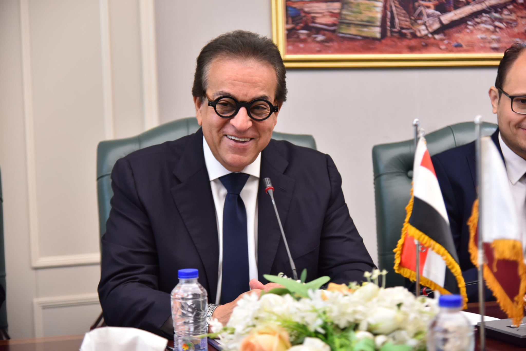 وزير الصحة يستقبل سفير قطر