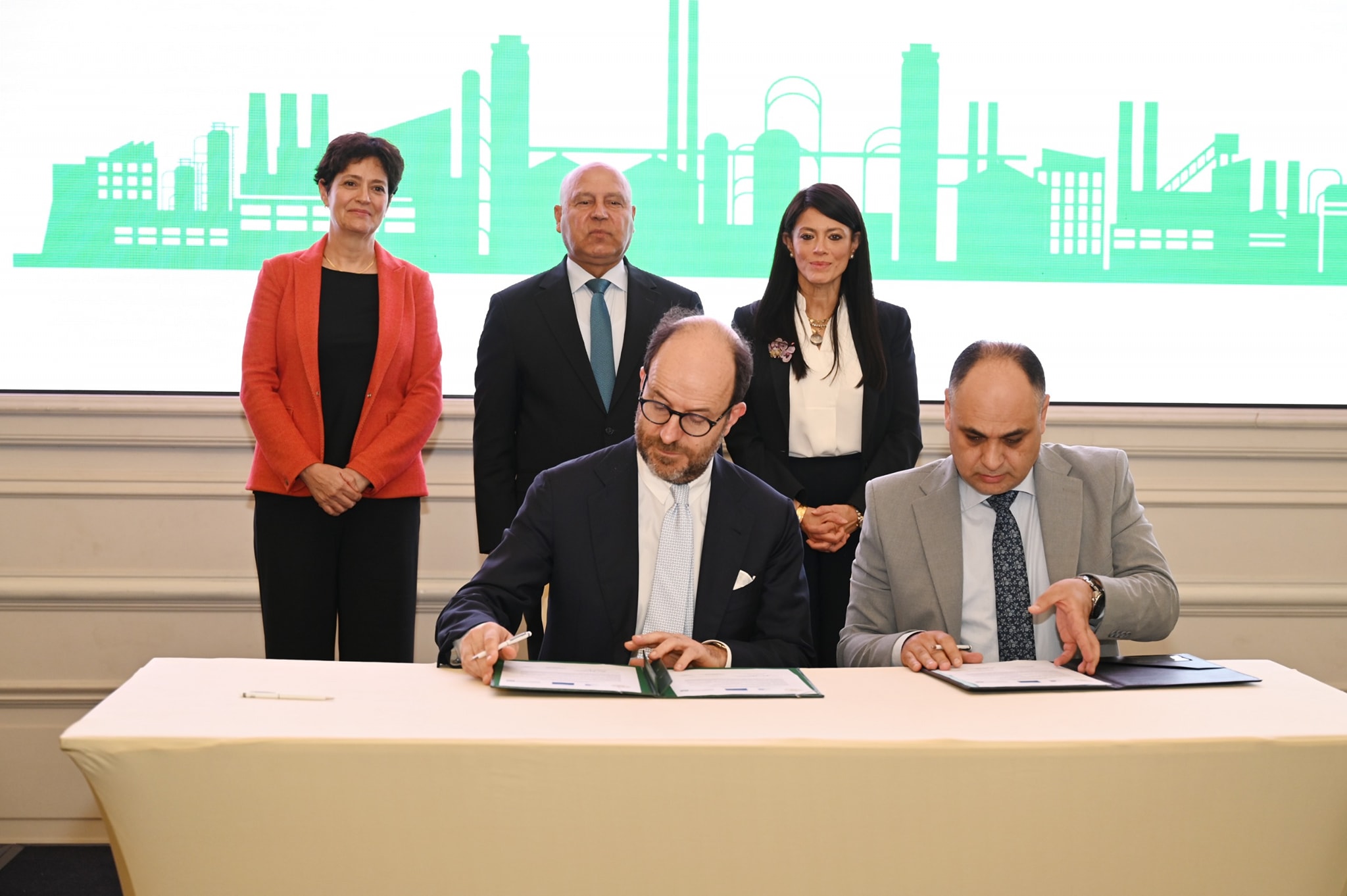 الجلسة التعريفية بسبل الاستفادة من برنامج الصناعة الخضراء المستدامة