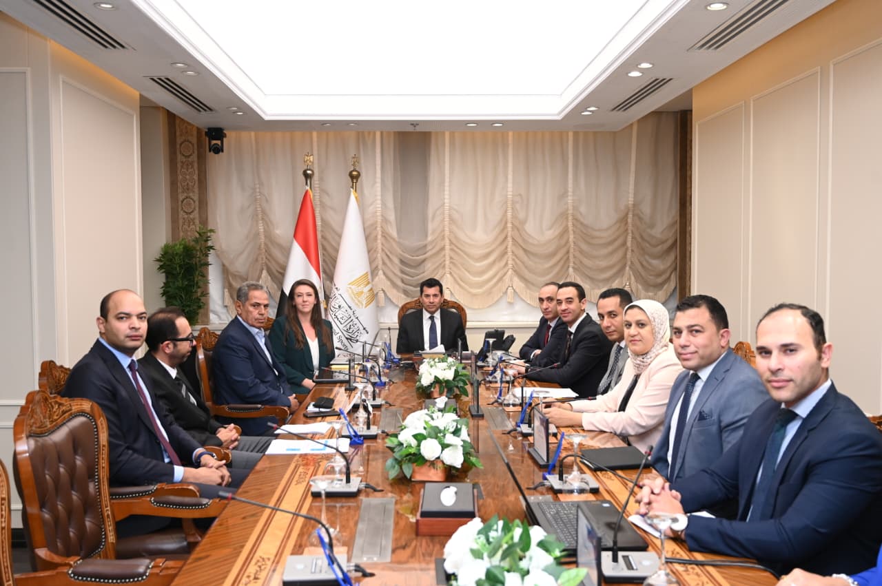 وزير الشباب والرياضة يستقبل ممثل رابطة الدوري الإسباني لاليغا