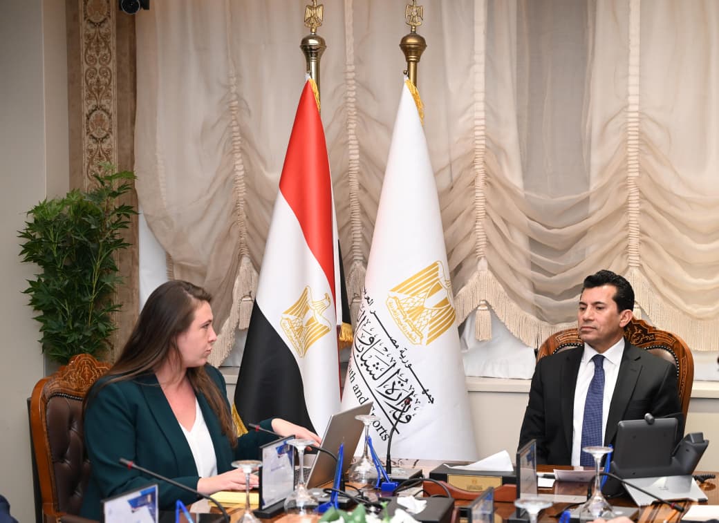 وزير الشباب والرياضة يستقبل ممثل رابطة الدوري الإسباني لاليغا