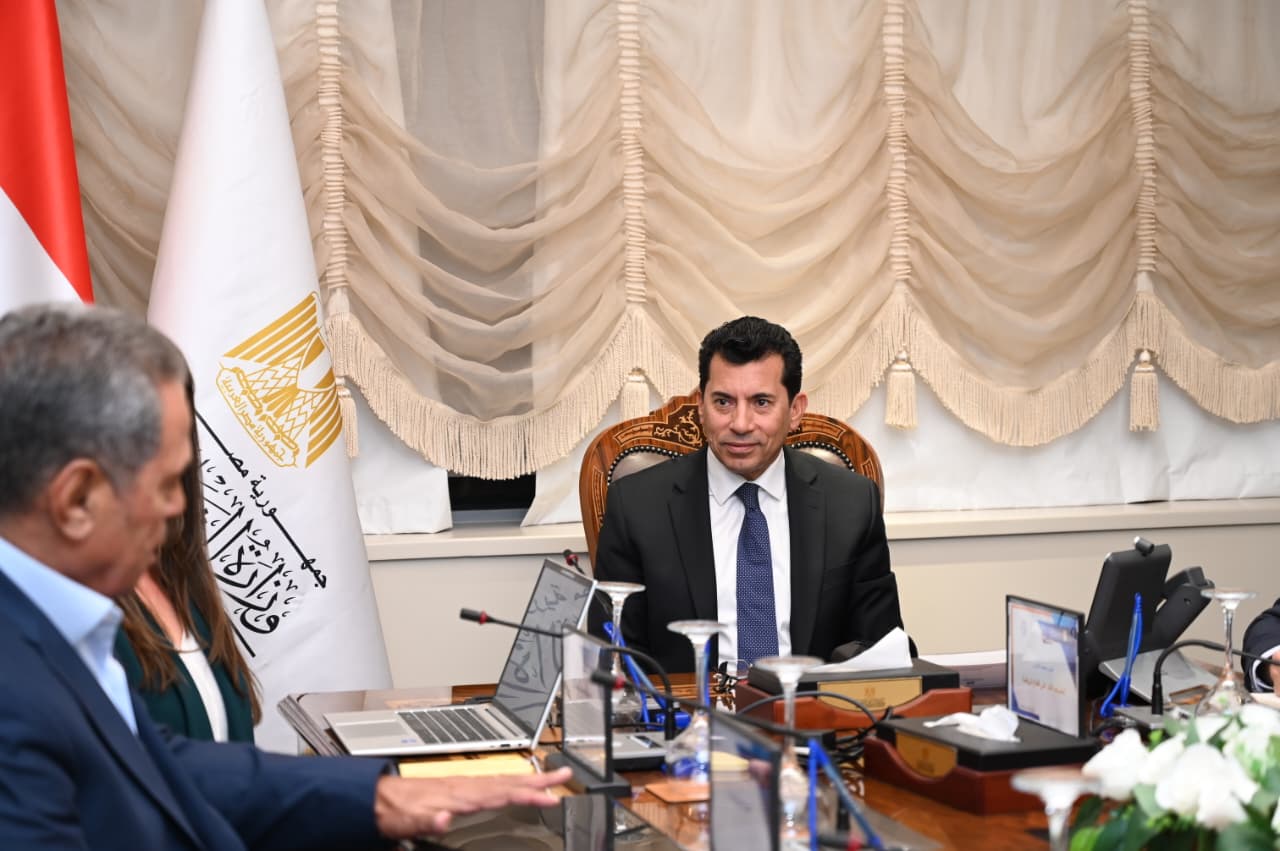 وزير الشباب والرياضة يستقبل ممثل رابطة الدوري الإسباني لاليغا