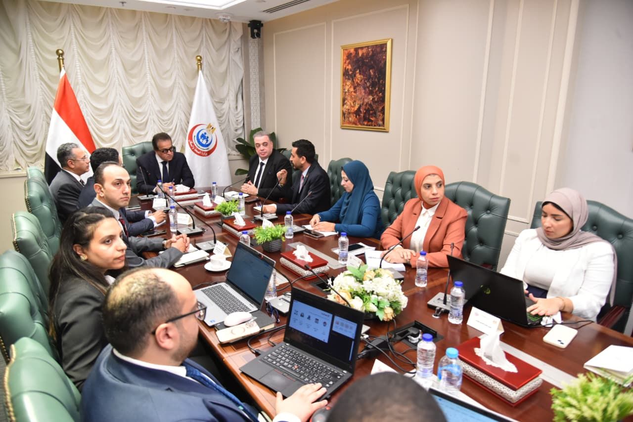 وزير الصحة يبحث إطلاق المنصة الموحدة للمبادرات الرئاسية الصحية