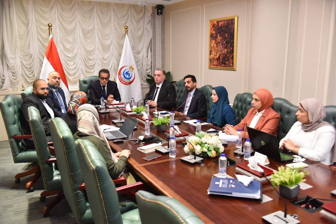 وزير الصحة يبحث إطلاق المنصة الموحدة للمبادرات الرئاسية الصحية