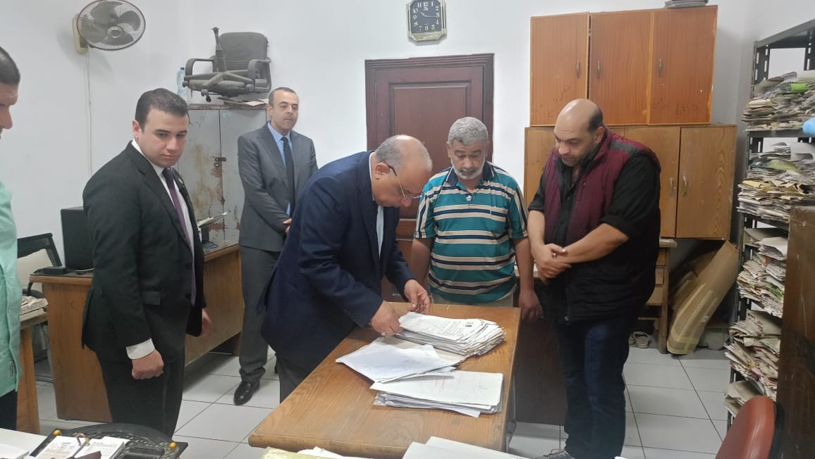 وزير الكهرباء يتفقد الإدارة العامة لشبكات الحلمية